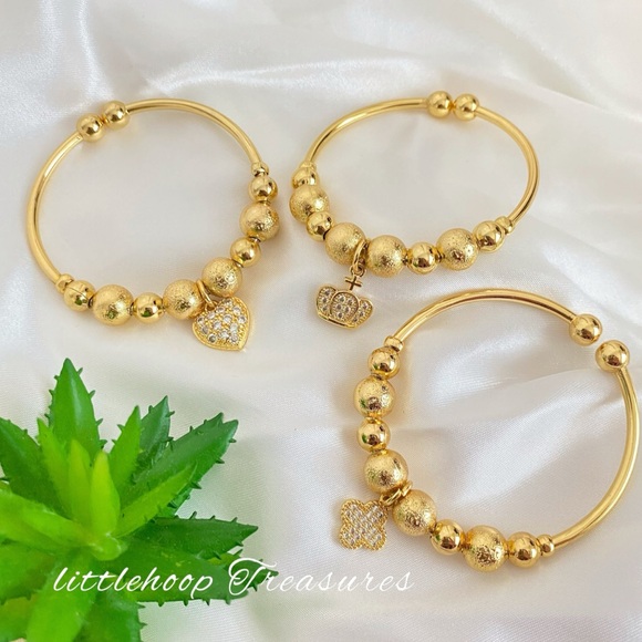 Baby adjustable Bangle, Toddler children Gold bangle, toddler gold bracelets - Picture 1 of 7